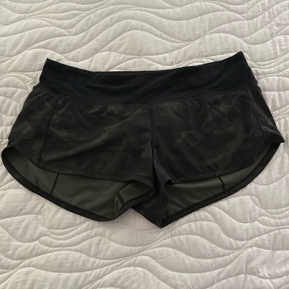 Lululemon Speed Up Shorts Low Rise 2.5” Camo Size 8